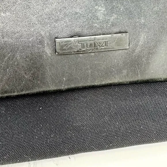 Vintage Tumi Crossbody Purse Solid Black Leather Flap & Nylon Fabric Bag - Picture 3 of 11